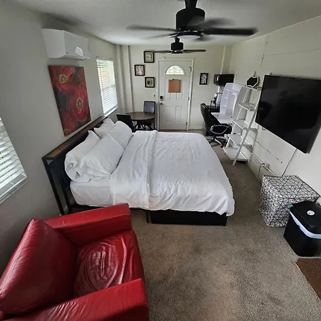 Sanford Suite Near Beaches, Parks & Airports